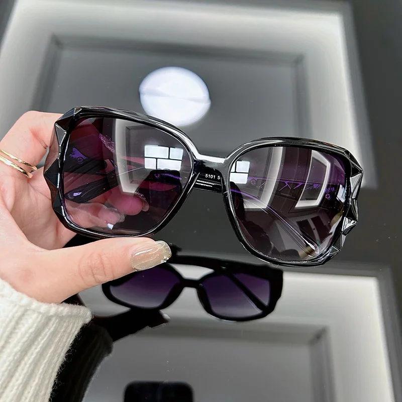 Women Fashion Glasses - Vintage Oversized Sunglasses Women Brand Big